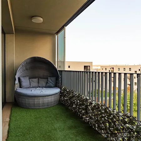 Апартаменты Luxury Close To Centre, Vusch Private Parking Included *