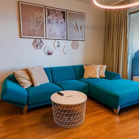 Luxury Close To Centre, Vusch Private Parking Included *