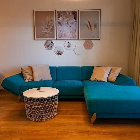 Luxury Close To Centre, Vusch Private Parking Included *