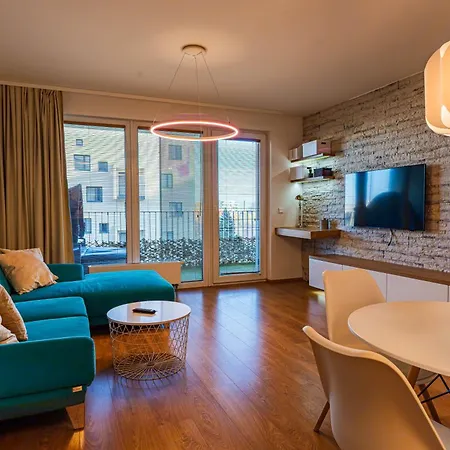 Luxury Close To Centre, Vusch Private Parking Included