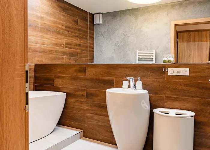 Luxury Close To Centre, Vusch Private Parking Included Apartament Koszyce